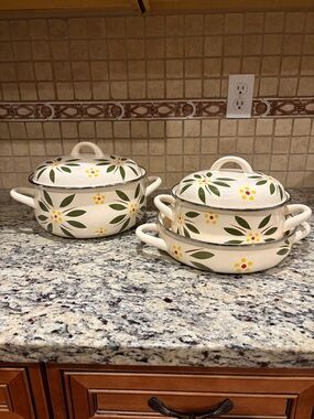 Vintage Temptations by Tara 5 piece Enamel Cookware set